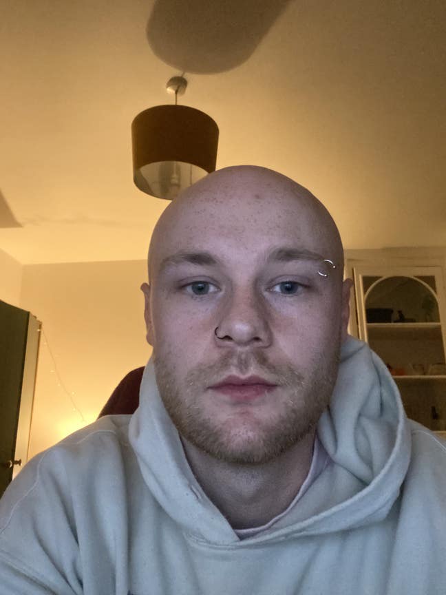 Professional Male seeks a double room Main Photo