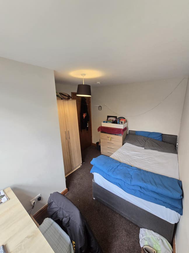 1 Double Bedroom in 6 Room House on Tiverton Road Main Photo