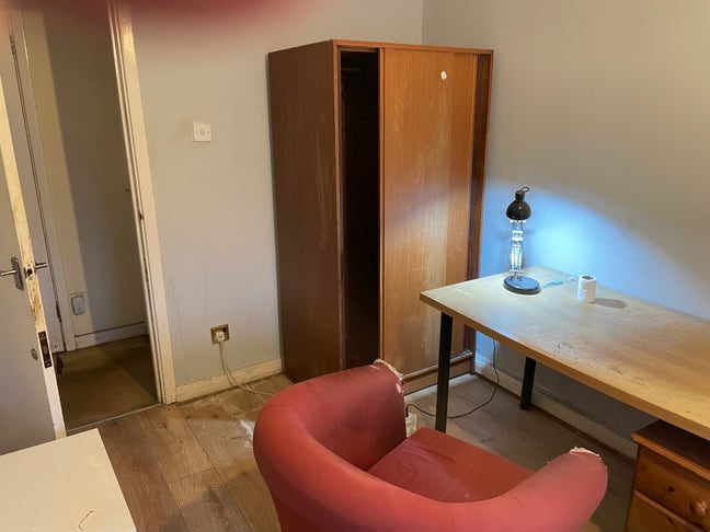 Double room for single working person  Main Photo