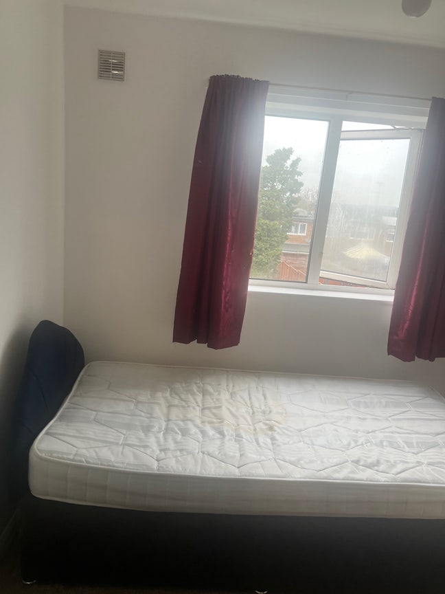 Cost Single Room in Shared House Main Photo