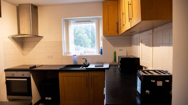 🏡 Modern 3 Bed Home in Quiet Coventry  Main Photo