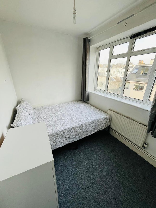 Small double room, Ribblesdale House, NW64QR.  Main Photo