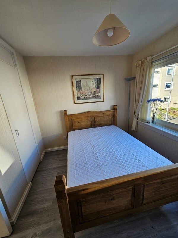 &pound;433 rent 1 room to rent in Summerston Main Photo