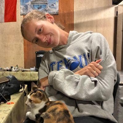 Looking for a room around E1/E2 Main Photo