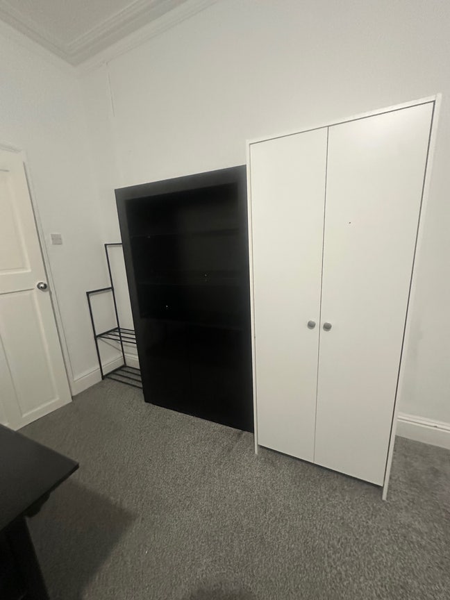 Large Townhouse in a Great  Location  Main Photo