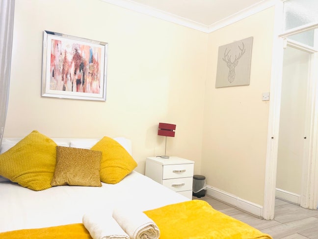 Two bedroom house with big living room Main Photo