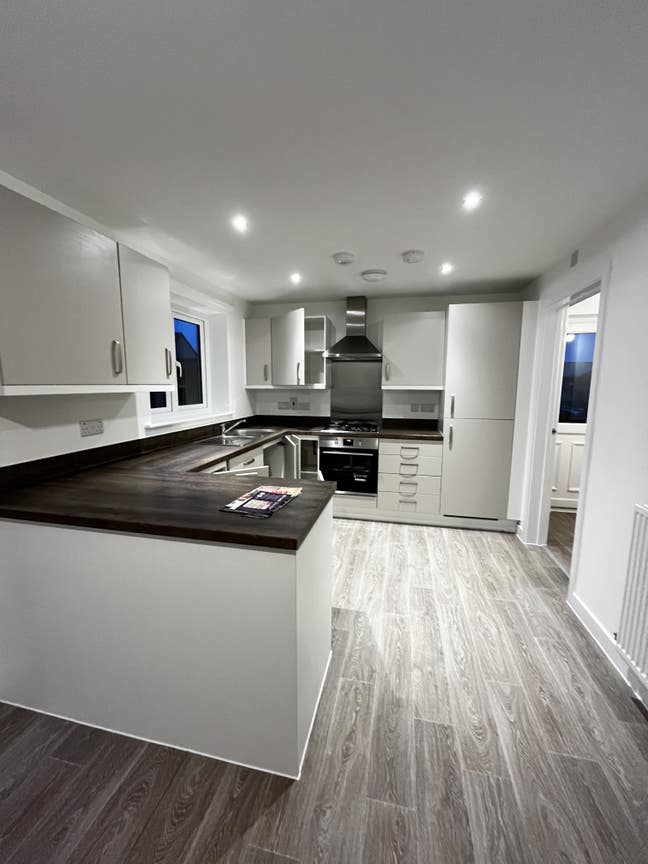 Room available to rent  Main Photo