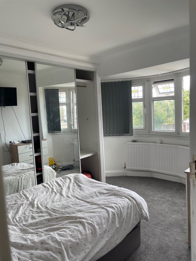 Clean quite house Main Photo