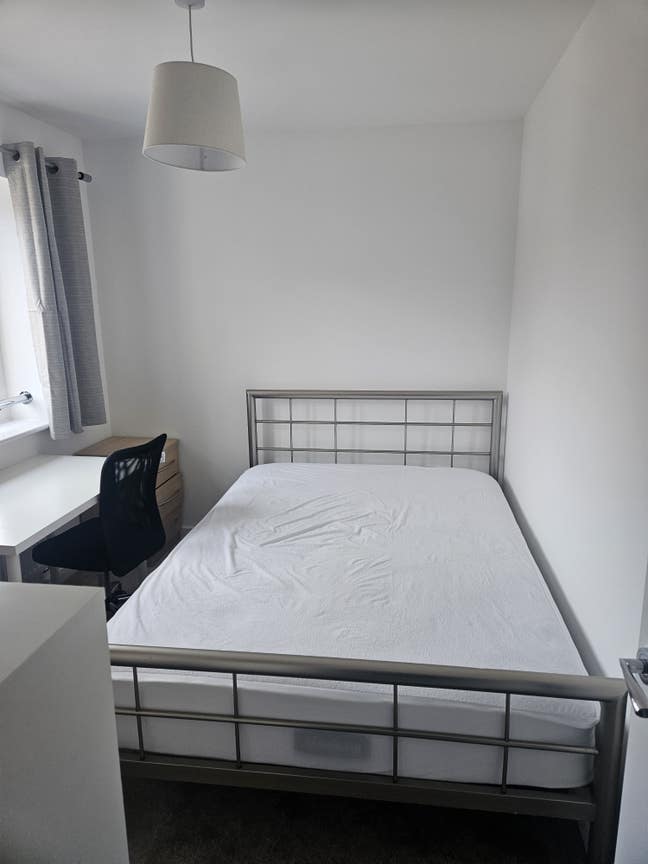Two double rooms available now Main Photo