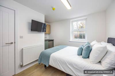 Brand new luxury ensuite room with kitchenette  Main Photo