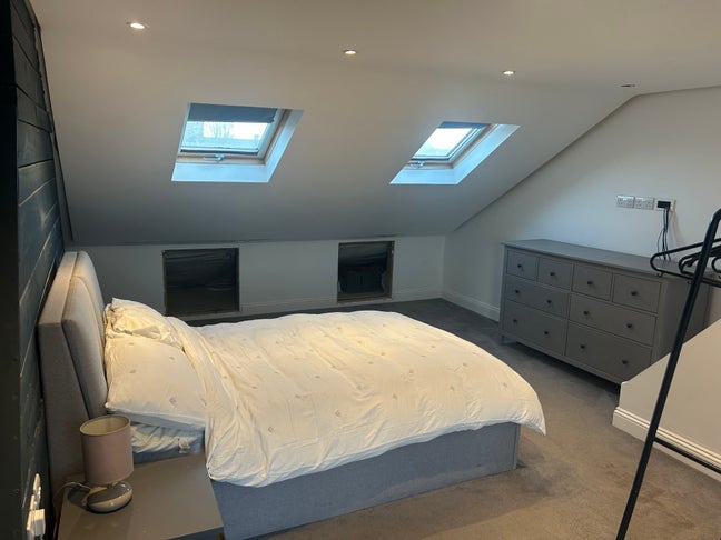 Double loft room in family home  Main Photo