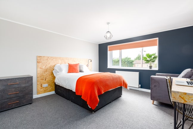 Spacious Ensuite Room in Botley - NO DEPOSIT!  🏡 Main Photo