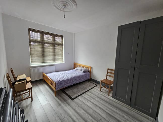 Room in a Shared House, Mayfair Avenue, RM6 Main Photo