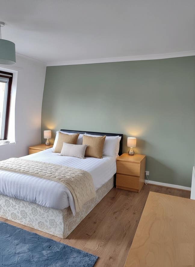 Only 3 house mates - Professional & Friendly Main Photo