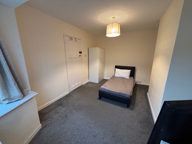 Single room available asap Main Photo