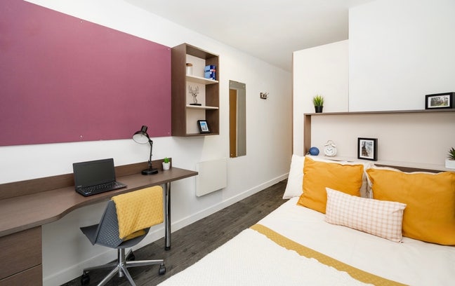 En-suite room tenancy takeover – Cornerhouse Main Photo