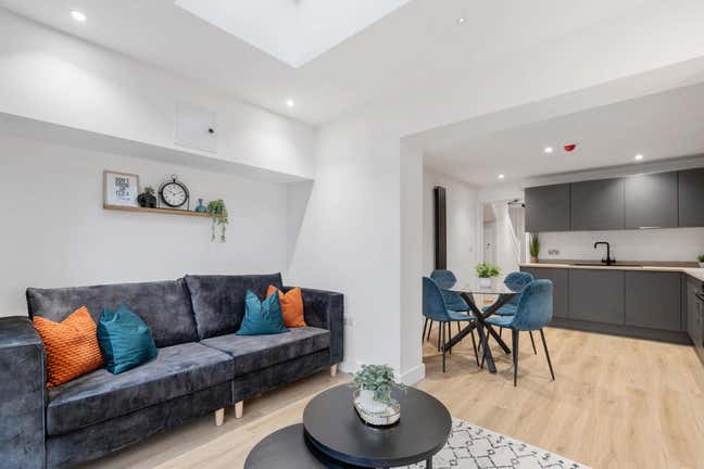 Newly Refurbed | Designer Rooms in B36 Main Photo