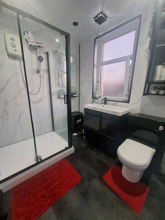 1 Master furnished room Main Photo