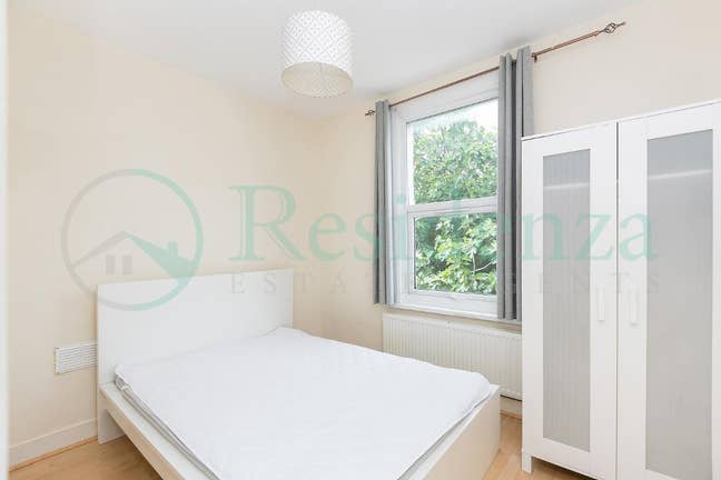 1 double room with adjacent office. Main Photo