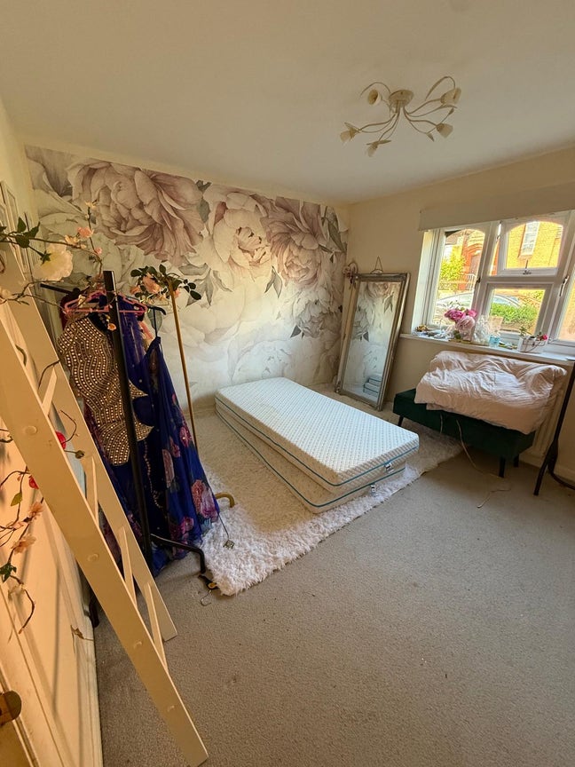  Double bedroom for rent in shared Flat-Northwood Main Photo