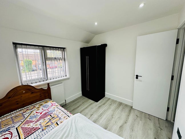 Room to late  Main Photo