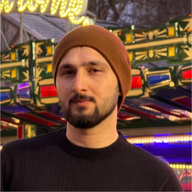 Professional Male seeks a single or double room Main Photo