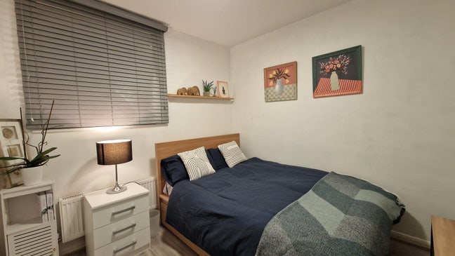 Double Room to Rent for Female Professional Main Photo