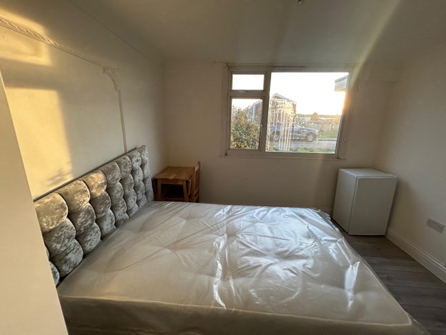 Spacious Room-Universal Credit Accepted Main Photo