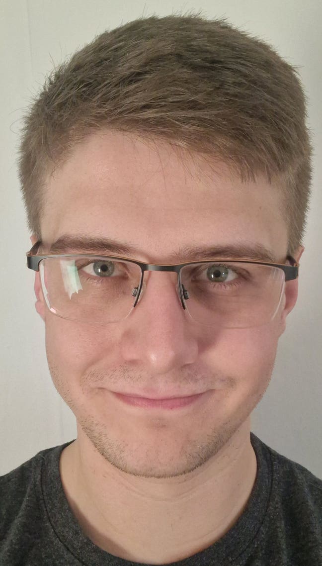 Professional Male seeks a single or double room Main Photo