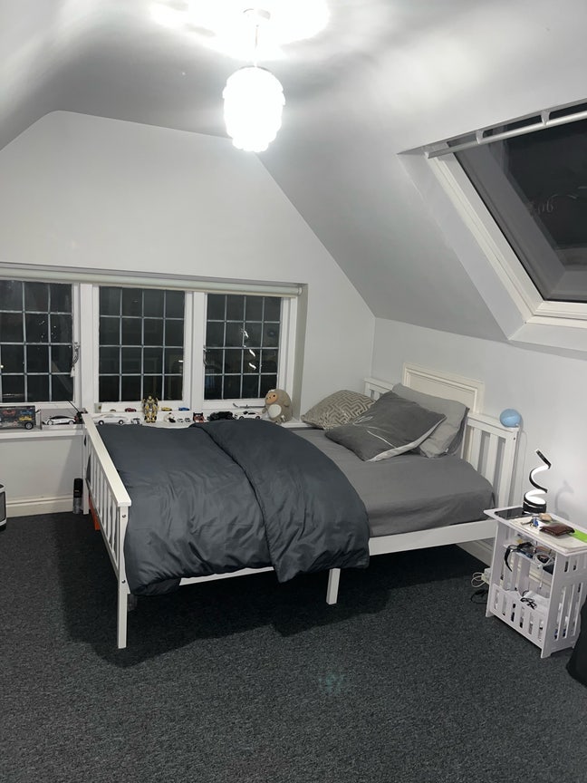 Bright & Spacious Room in Friendly 6-Bed House – S Main Photo