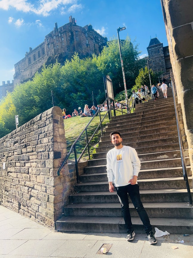 Professional Male seeks a single or double room Main Photo