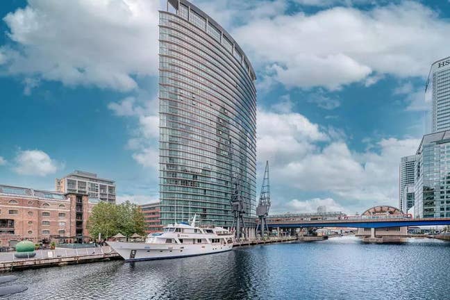 Whole 1-Bed Flat – Canary Wharf / West India Quay  Main Photo