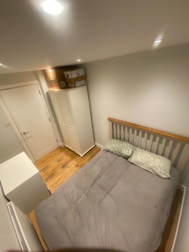 Cosy Double Room SW11 - &pound;850/Month Main Photo