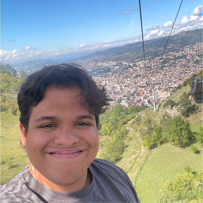 Professional Male seeks a single or double room Main Photo