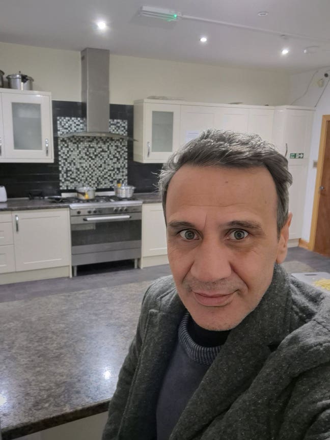 Looking for Ensuite Room or Studio/Flat in London  Main Photo