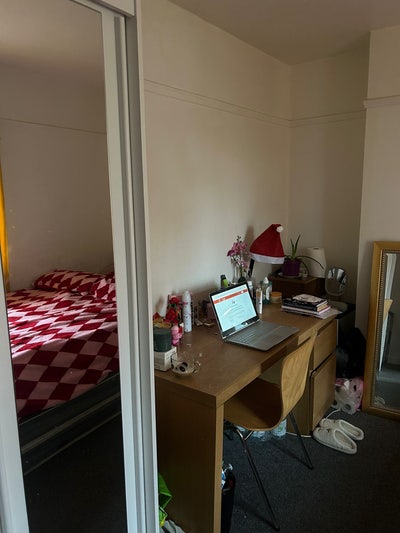 Double Room in shared House  Main Photo