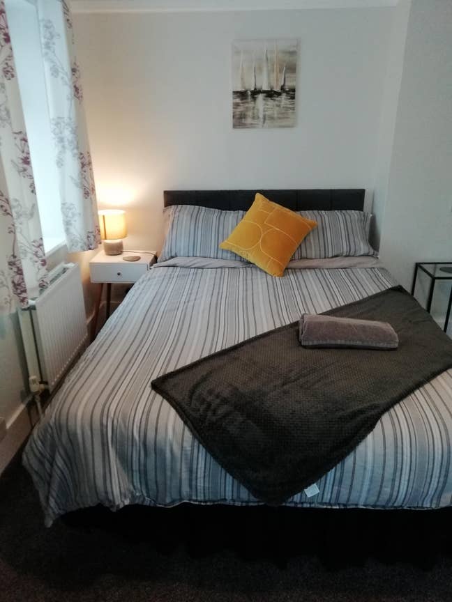 Single and Double Rooms Available Now, No Deposit. Main Photo