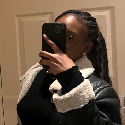 Female seeks a single or double room Main Photo