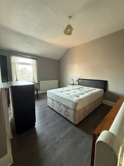 Double Room Available Near COV UNI Main Photo