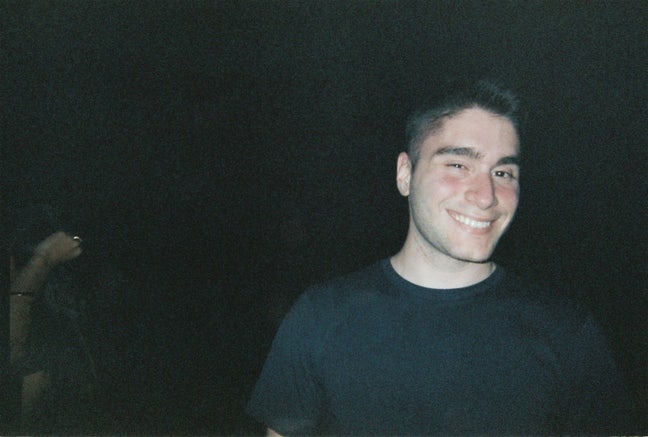 Looking for double room/buddy up  Main Photo