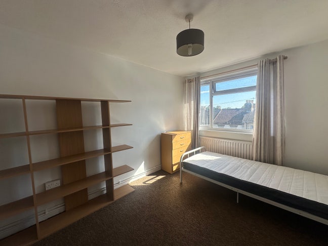 Two Great Rooms Very Close to Chatham Station Main Photo