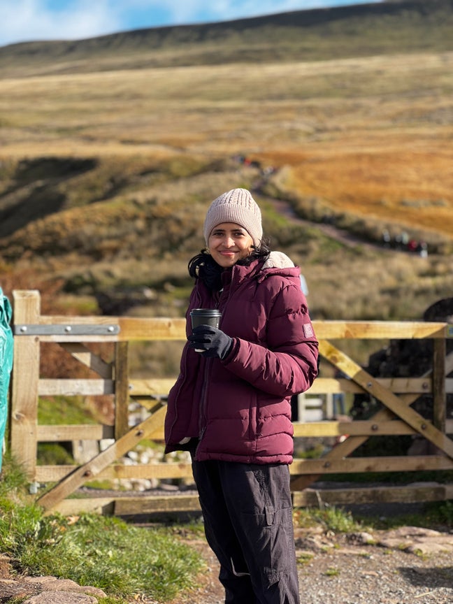 Professional Female seeks a room in B24/ B23 Main Photo