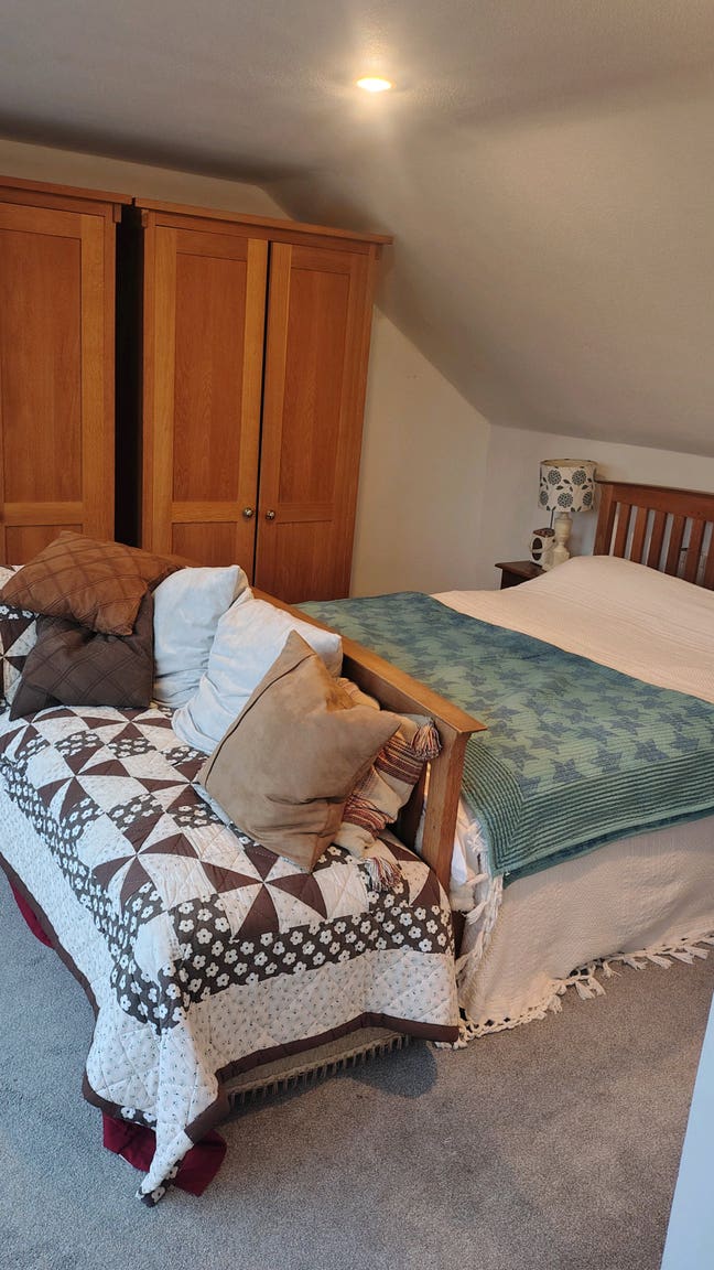 Large double room with ensuite bathroom  Main Photo