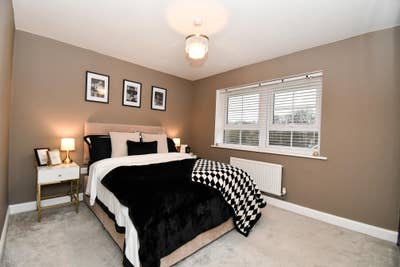 🏡Newly Renovated with En-Suite🏡Driveway Parking Main Photo