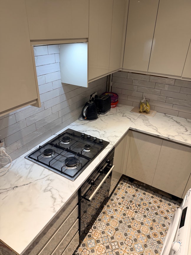 Lovely 2 bed with garden  Main Photo