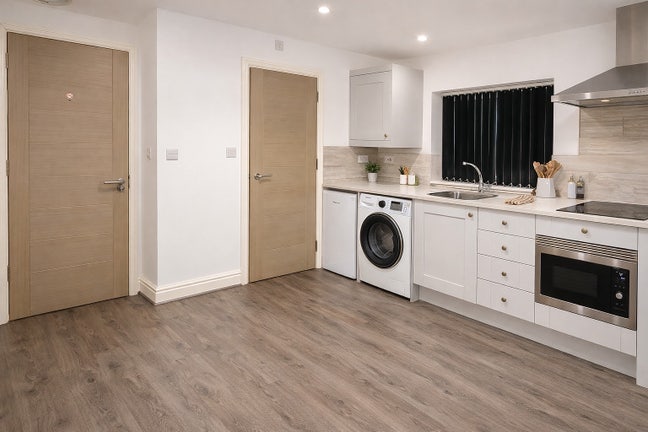 Clean Studio Apartment Close to Train Station Main Photo