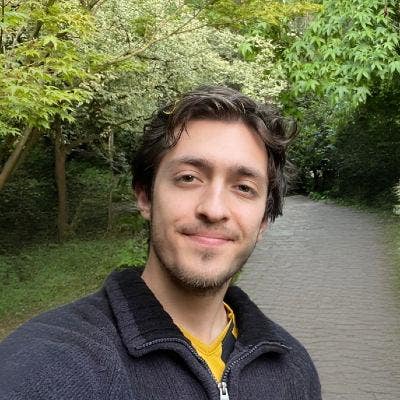 Mid twenties working in London - social and tidy Main Photo