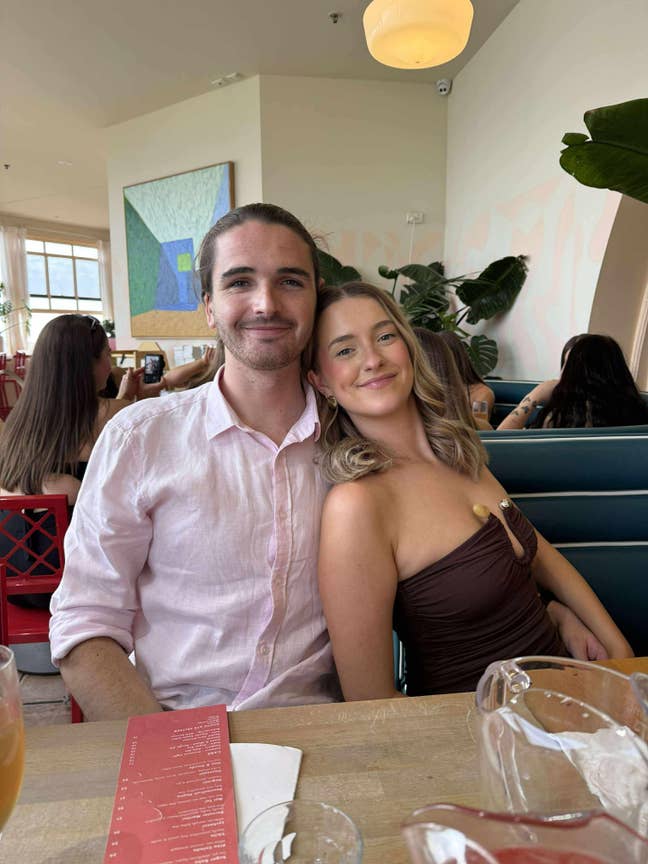 Couple seeking double room Main Photo