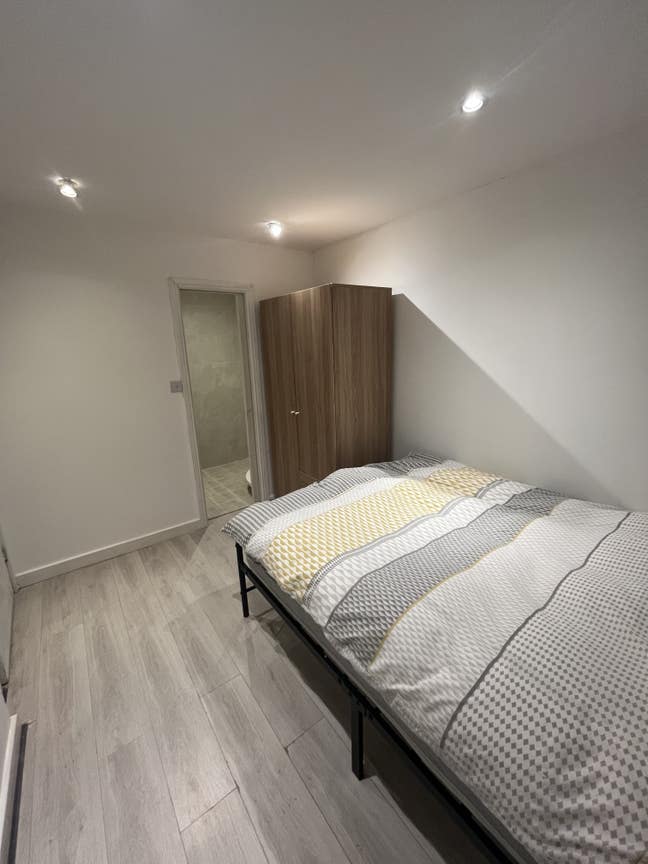 Double Room with Ensuite Main Photo