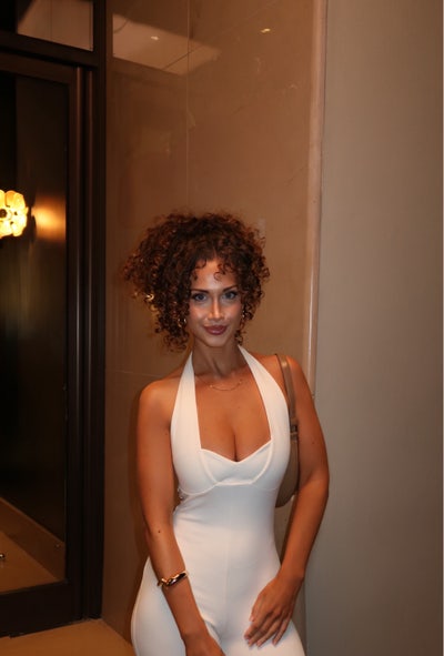 Hey girls 💘(WOMEN ONLY PLS)  I’m looking... Main Photo